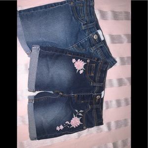 Lot of 2 stretch girls adj waist shorts. Size 5